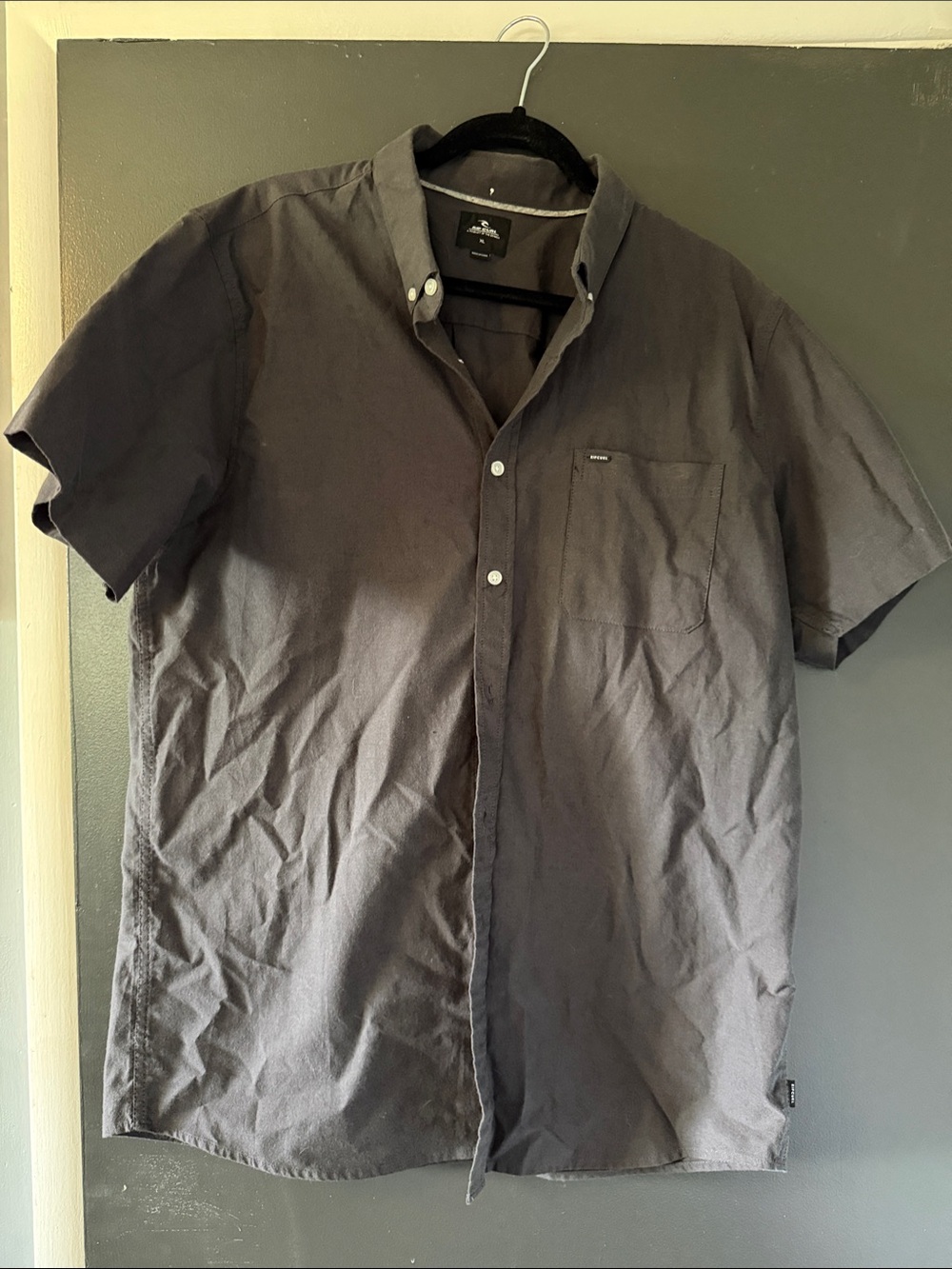 Rip Curl Men's Short-Sleeve Button-Down Shirt in Charcoal Gray
